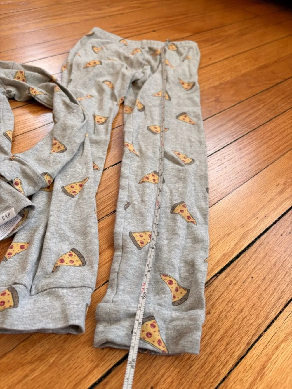 GAP Baby Gray Pizza Slice Pajama Set Size 5